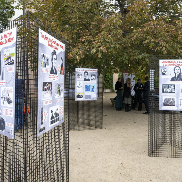 Putinova klec – vernisáž výstavy a beseda