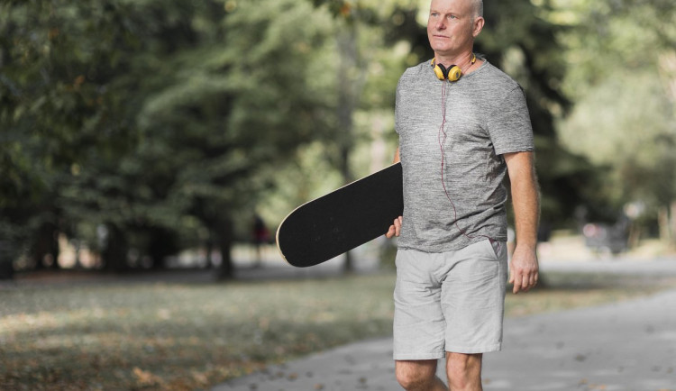 Buď lepší, šťastný, štíhlý... Žít ve světě rad je těžké, zvláště pro seniory