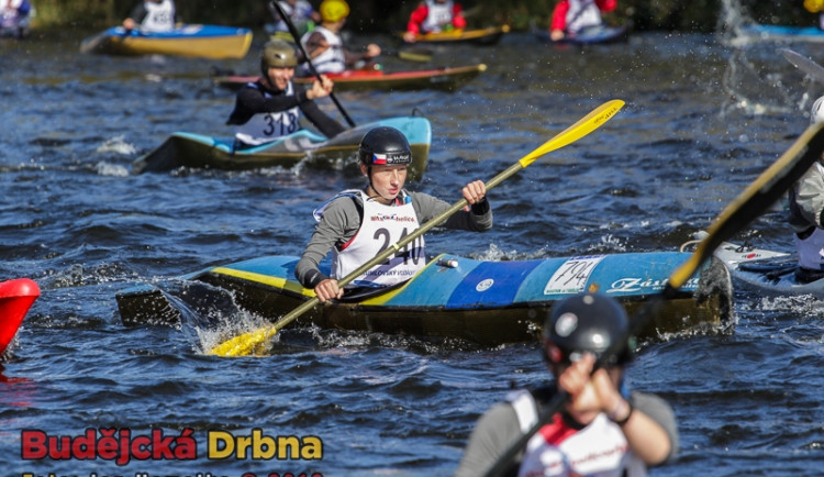 Krumlovský vodácký maraton dokončilo přes tisíc závodníků
