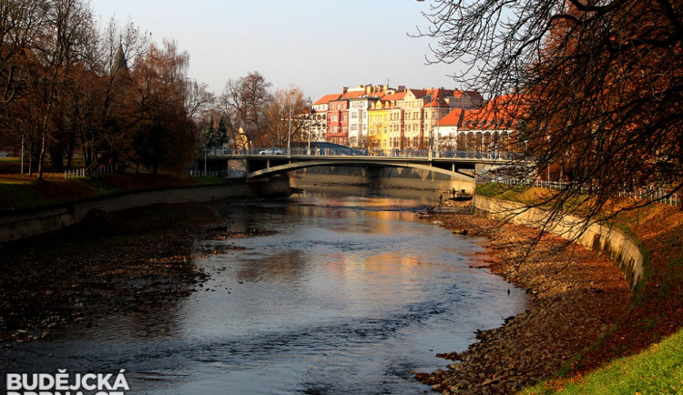 Vypuštěná Malše a Vltava indikují blížící se opravy koryta