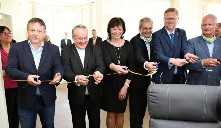 V Červeném Kostelci se otevřel nový denní stacionář za 21 milionů korun
