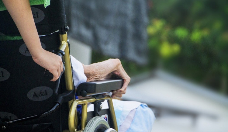 Stacionář v Jičíně se nakonec přestaví o čtvrtinu levněji, za 30 milionů korun. Město má v plánu také jiné investice