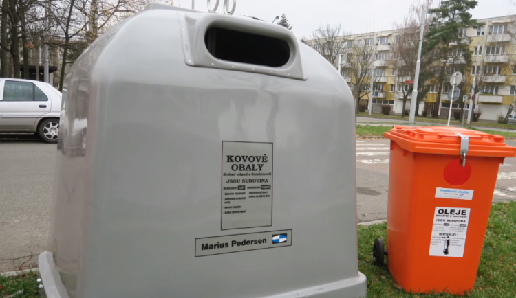 V Jičíně se po stížnostech obyvatel rozrostou kontejnery na použité rostlinné oleje a tuky