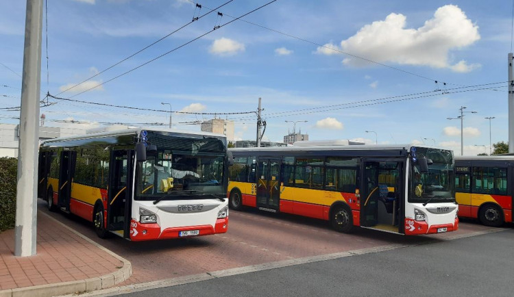 Hradecké MHD bude jezdit od pondělí v prázdninovém režimu