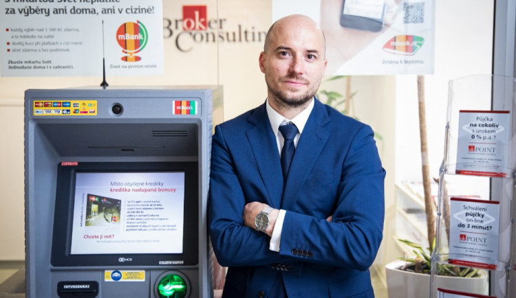 Politici radí utrácet pro rozproudění ekonomiky. V první řadě ale nezapomínejme myslet na sebe a svou rodinu, říká finanční expert