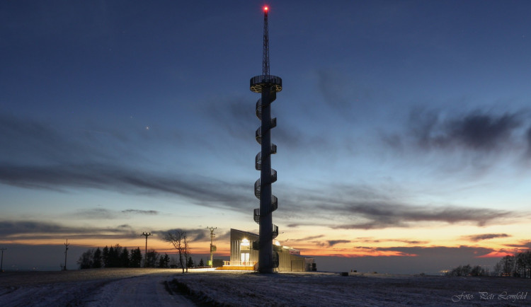 Na Náchodsku mají novou rozhlednu, vznikla na místě větrné elektrárny