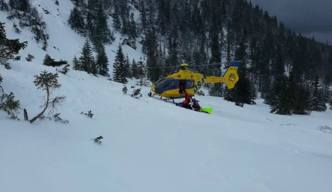 Úmrtí pod lavinami bylo letos nejhorší za 23 let. Horští záchranáři očekávají i perné léto