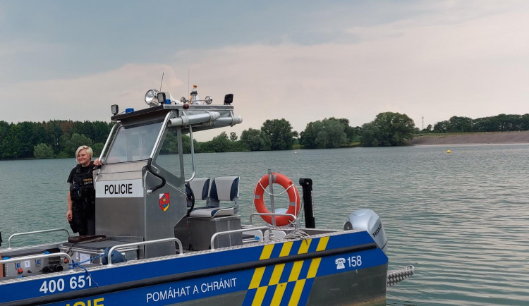 Policisté zahájili hlídky na Rozkoši, jeden z jezdců na vodním skútru už dostal pokutu