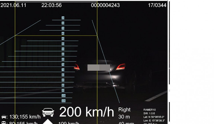 Policie chytila dalšího rekordmana na dálnici D11. Naměřili mu 200 km/h