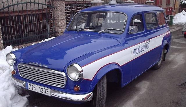 Kam o víkendu? Na policejní veterány, městské slavnosti nebo staročeský jarmark