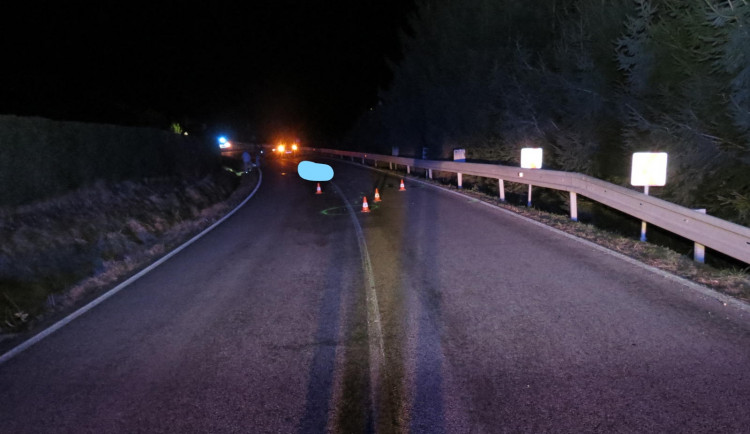 Policie stále pátrá po řidiči, který ujel od smrtelné nehody. Rodina nabídla odměnu 100 tisíc korun