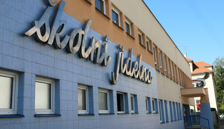 Město hledá nového ředitele školní jídelny. Měl by klást důraz na kvalitu a pestrost jídla
