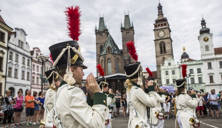 Historická bitva, jarmark a výstava lega. Kam o víkendu v Královéhradeckém kraji vyrazit?