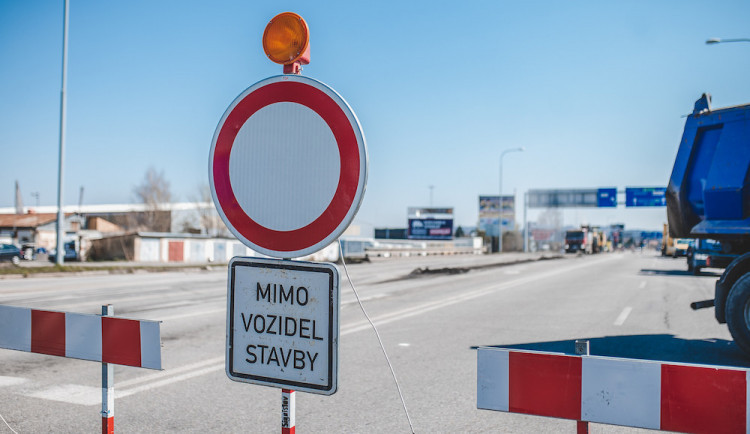 Zítra se otevře opravená silnice mezi Novým Bydžovem a Chlumcem nad Cidlinou