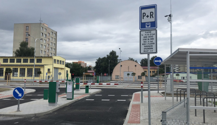 Záchytné parkoviště Jírovcova začne fungovat v normálním režimu
