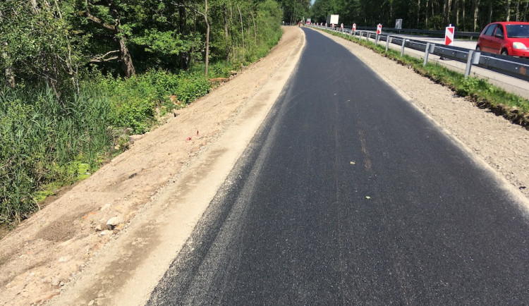 Cyklisté mohou u Třeboně využívat novou stezku. Je bezpečnější