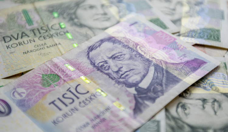 Průměrná mzda v Jihočeském kraji vzrostla o zhruba 1 500 korun, reálná klesla