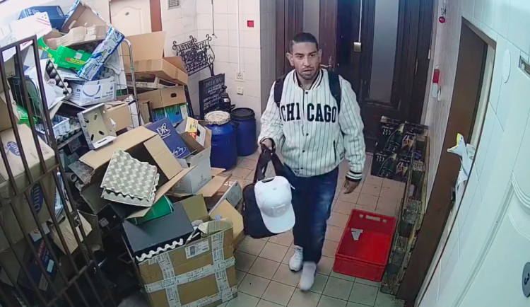 Jihočeští policisté pátrají po muži z videa. Může pomoct s vyšetřováním