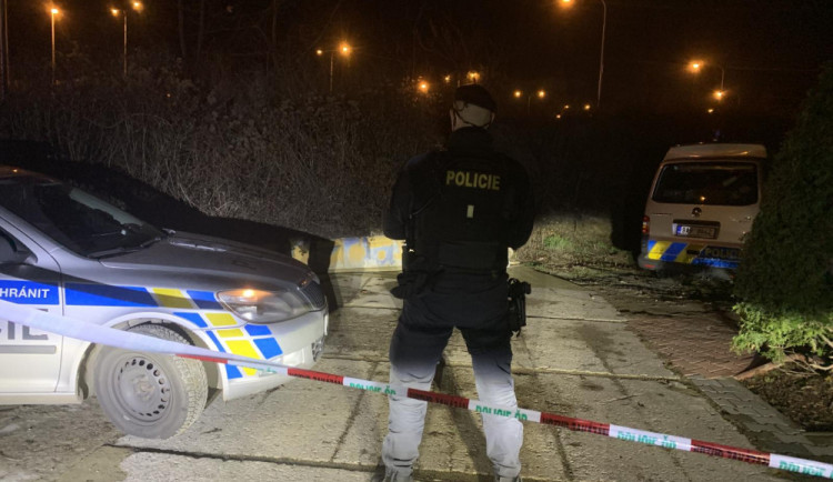 Policie prošetřuje noční střelbu na Táborsku. Jeden muž je zraněný