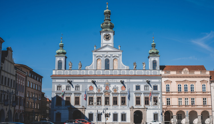 Bývalé vedení města mělo nakoupit extrémně drahé energie. Je to úplně absurdní, uvedl hejtman Kuba