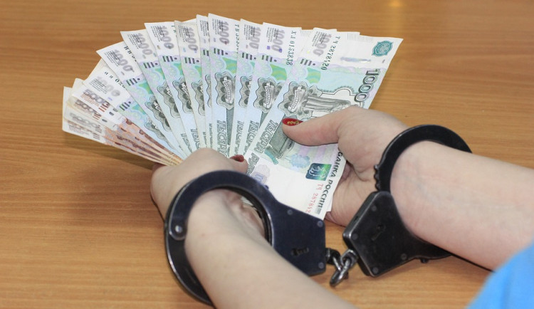 Balkánec hodlal podplatit dálničního policistu kvůli přetížené dodávce, hrozí mu až šest let vězení