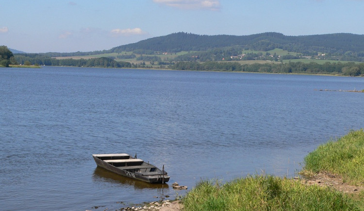Na Orlíku u Podolska platí zákaz koupání
