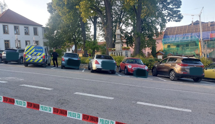 Policie vyšetřuje násilný trestný čin v Dolním Dvořišti. Obětí je čtyřiačtyřicetiletá žena