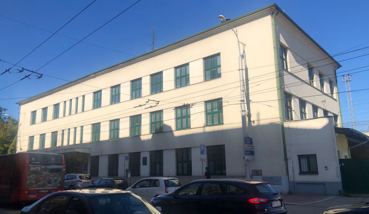 Město koupilo v aukci budovu pošty u nádraží. Zaplatí za ni 38 milionů bez DPH