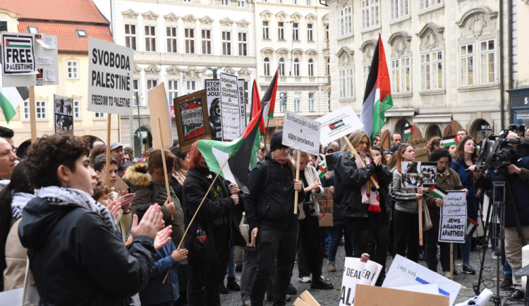 Policie bude řešit heslo „From the River to the Sea Palestine will be free“. Jeho provolávání může být trestné