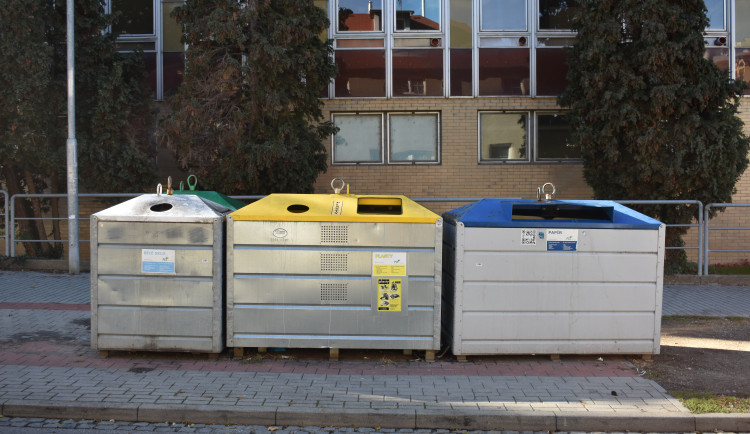 Svoz vánočních stromků začne v Českých Budějovicích 2. ledna