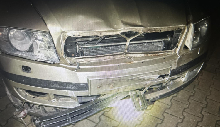 Žena vyrazila do ulic, ale před tím si pořádně přihnula. Jízda záhy skončila