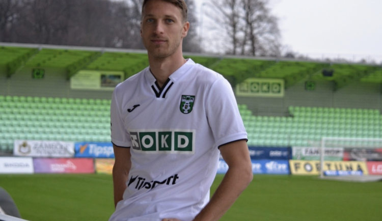 Karvinskou defenzivu posílil černohorský fotbalista Raspopovič.