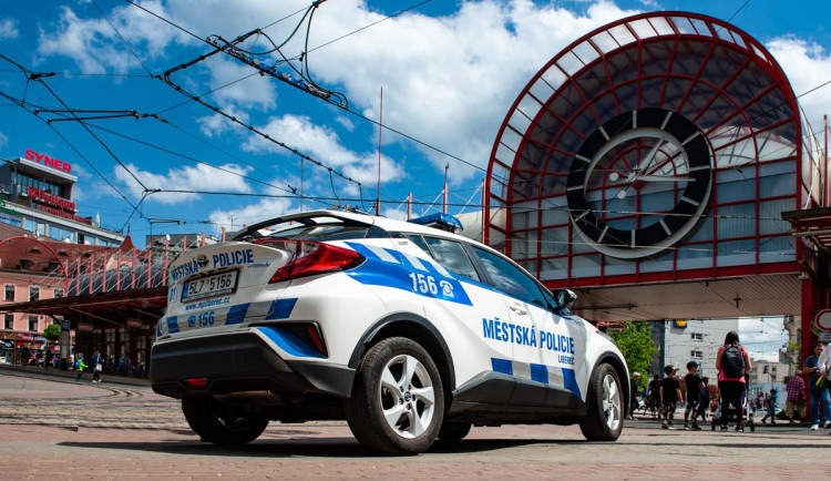 Strážníci objevili při běžné pochůzce na Fügnerce muže, který byl v pátrání