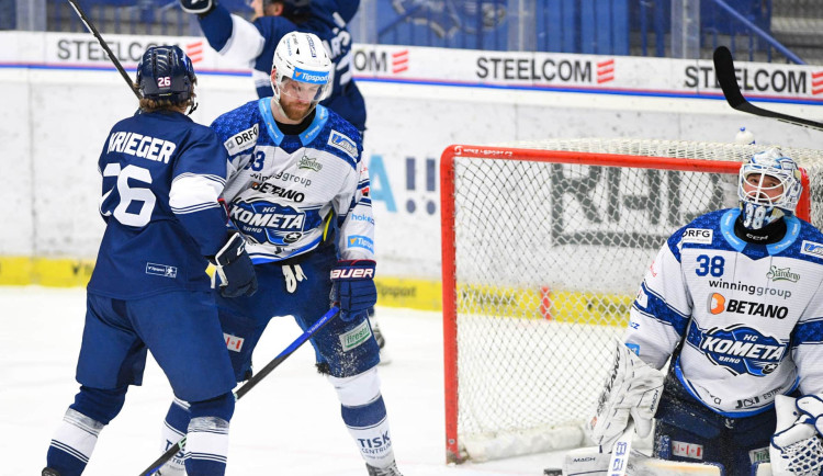 Hokejisté Vítkovic zdolali Kometu 2:0 a derou se do první osmičky