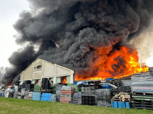 Ve Frenštátě pod Radhoštěm hořela průmyslová hala, nikdo nebyl zraněn
