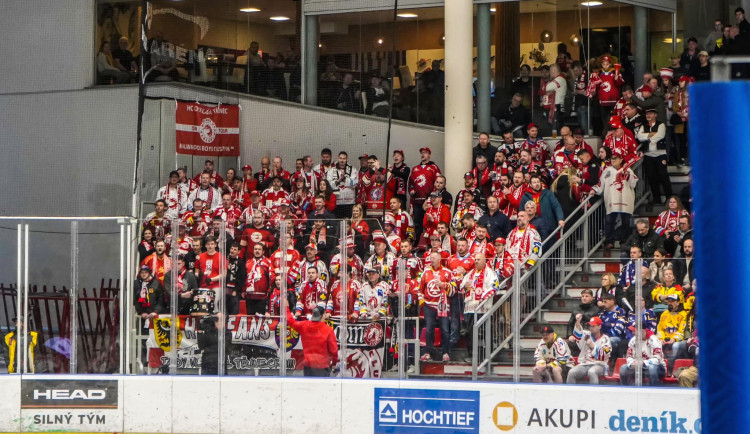 V Třinci se rozhodne o čtvrtém semifinalistovi play off hokejové extraligy.