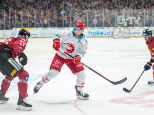 Hokejisté Sparty zdolali na úvod semifinále mistrovský Třinec 3:0