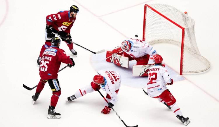 Hokejisté Sparty vyhráli v Třinci 3:2 v prodloužení a vedou v semifinále 3:0