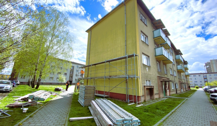 Bohumín za 25 milionů korun opraví bytové domy v Nerudově ulici.