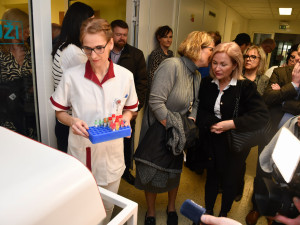 Nemocnice v Krnově má ojedinělý systém na přepravu laboratorních vzorků