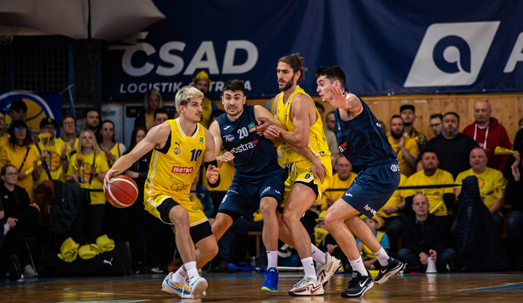 Sudí za chybu ve čtvrtfinále basketbalistů v Ostravě mají stopku do konce sezony