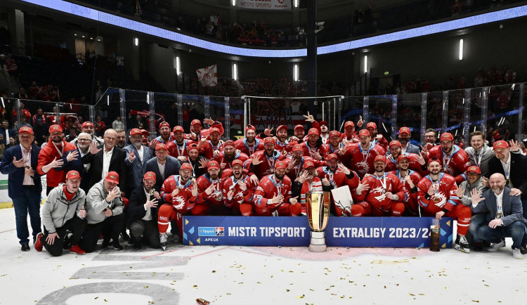 Třinecký kouč Moták: Myslím, že titul je nakonec ve správných rukách.