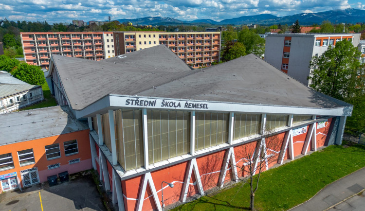 Frýdek-Místek jedná s krajem o o opravě školního bazénu.