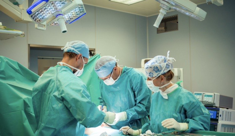 Čtyři moravské nemocnice spojí síly v péči o lidi s nádory míchy a mozku.