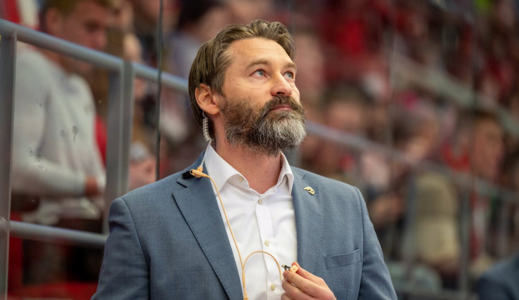 Hokejový obránce Jank se po šesti letech vrací do Třince, končí asistent Országh.