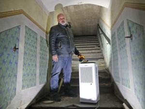 V obchodním domě Breda stavbaři při rekonstrukci objevili přibližně sto let staré schodiště