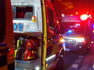 Při požáru ve Frýdku-Místku se v noci zranilo třináct lidí, většinou se nadýchali zplodin
