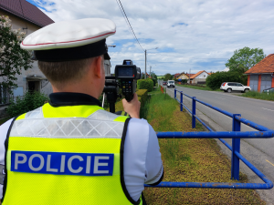 FOTO: Poprvé v terénu. Policejní nováčci na Novojičínsku kontrolovali řidiče, přišli na 33 přestupků