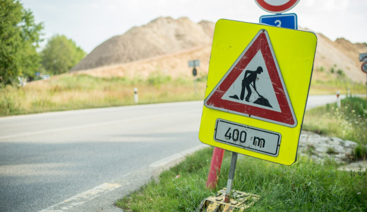 Dopravu v Moravskoslezském kraji v létě omezí opravy řady důležitých silnic