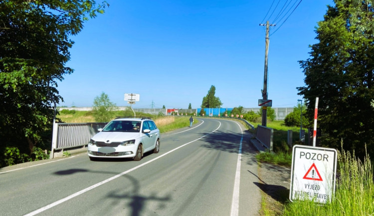 V bohumínské Nové Vsi město vybuduje zpomalovací ostrůvek i nový chodník